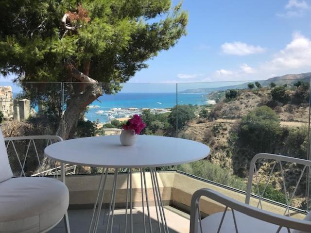 S'O Suites Tropea Bagian luar foto