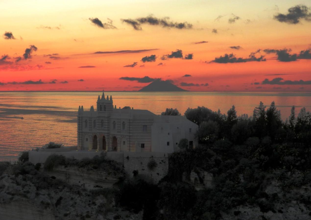S'O Suites Tropea Bagian luar foto